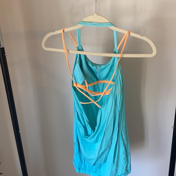 Lulu lemon women’s top - Picture 2 of 2